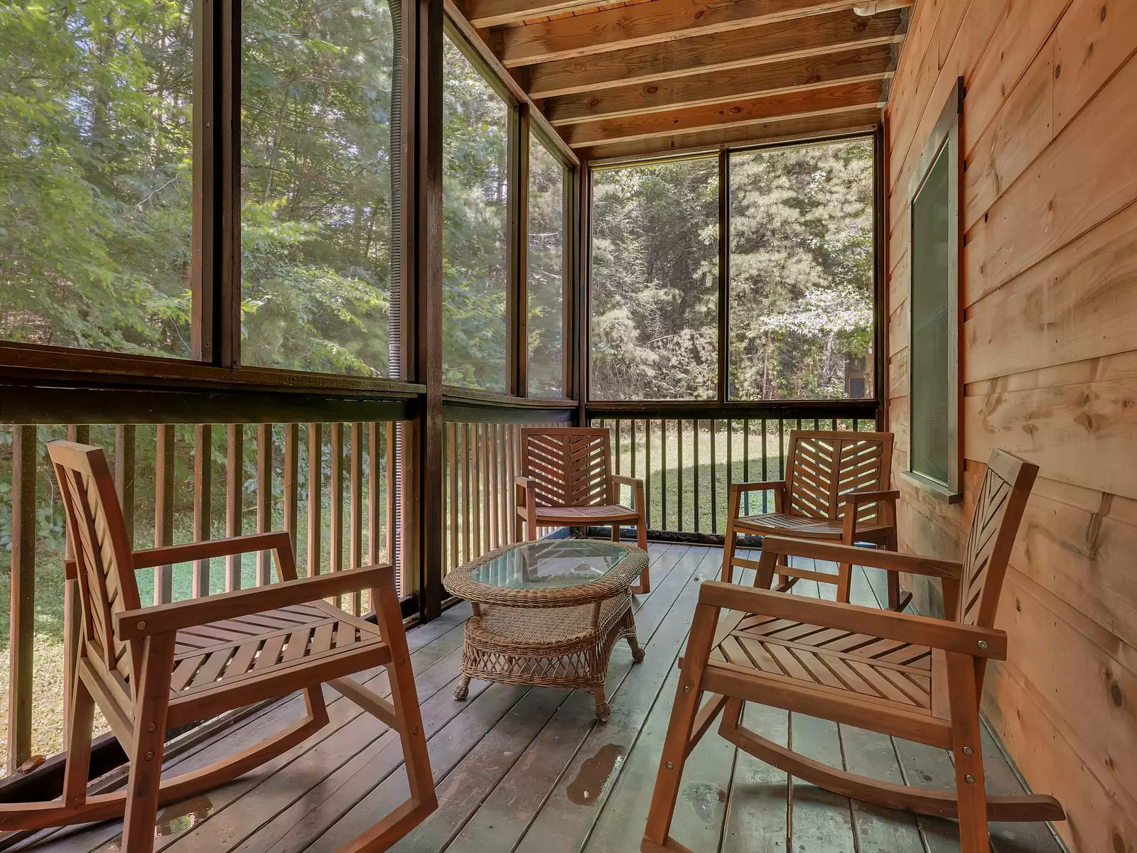 309 lower deck lounge area